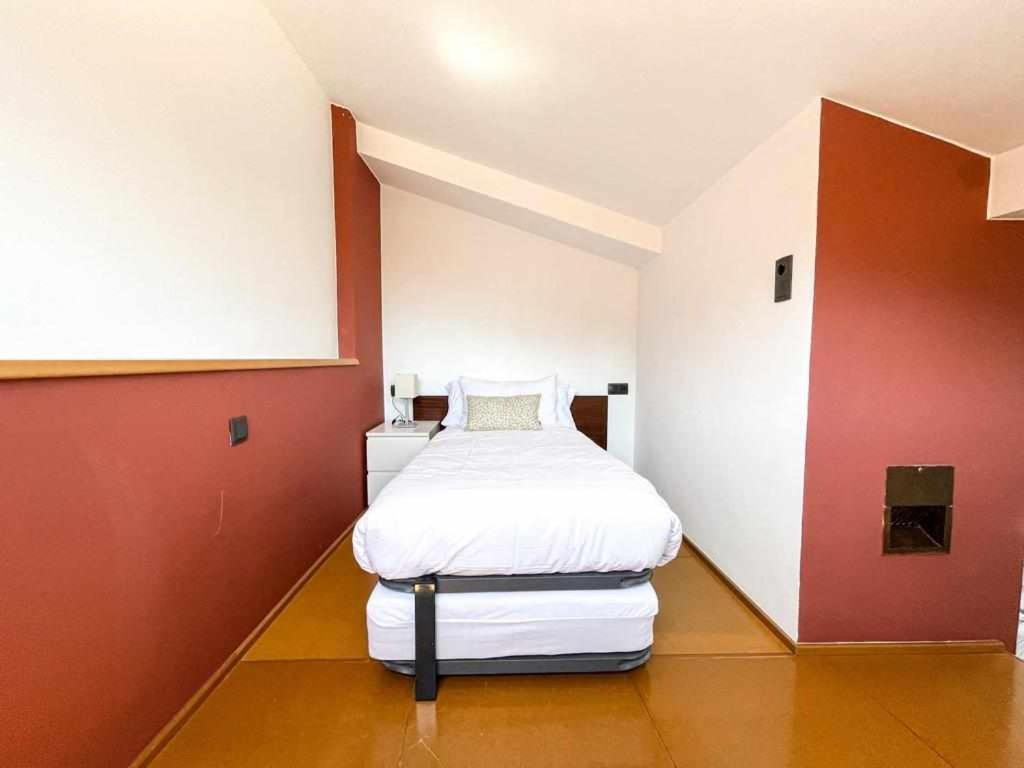 Апартаменты Loft Cort Reial Atico In The Heart Of The Old Town Жирона Экстерьер фото