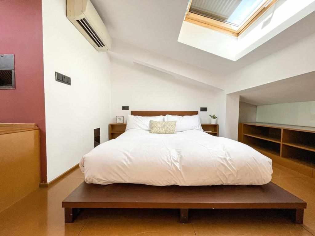 Апартаменты Loft Cort Reial Atico In The Heart Of The Old Town Жирона Экстерьер фото
