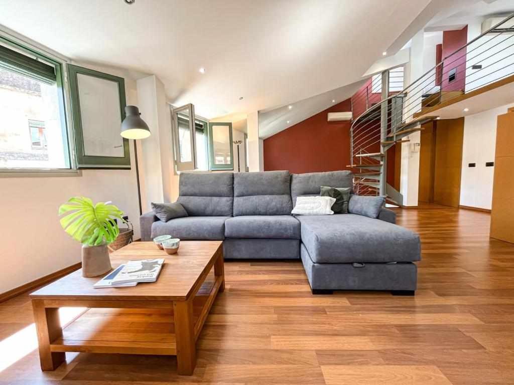 Апартаменты Loft Cort Reial Atico In The Heart Of The Old Town Жирона Экстерьер фото